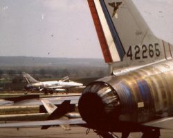 F100 au 2/11 F100 au 2/11
