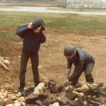 L'abbé Pierre et son apprenti L'abbé Pierre et son apprenti