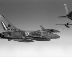 F 100 en approche du ravitailleur F 100 en approche du ravitailleur