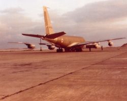 Le C135 à Istres au petit matin Le C135 à Istres au petit matin