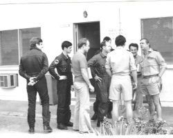 Pilotes en grande discussion Pilotes en grande discussion