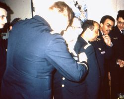 Remise de décoration au padre Remise de décoration au padre