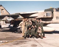 Deliberate force 09-95 Seb-Ricardo-Raf-Goj accroupis Mam-Noel_Gu Deliberate force 09-95 Seb-Ricardo-Raf-Goj accroupis Mam-Noel_Gu