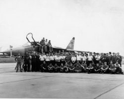 1/11 On reconnait en autre Fafa, Gégène, James, Louvion, BD, la Mob, Lebrun, Rames, Condettes, Leballé, et les autres 1/11 On reconnait en autre Fafa, Gégène, James, Louvion, BD, la Mob, Lebrun, Rames, Condettes, Leballé, et les autres