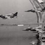 Jaguar au dessus du pont d'Aquitaine Jaguar au dessus du pont d'Aquitaine