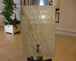 La plaque commémorative La plaque commémorative