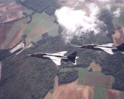 2 biplaces au dessus de la Lorraine 2 biplaces au dessus de la Lorraine