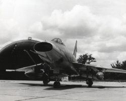 Toul F100 Hangarette Toul F100 Hangarette