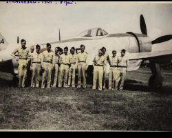 Strasbourg 12 Mai 1945 – Arrivant de Meknès avec le P 47 Quelques pilotes du groupe de chasse 3/6 Strasbourg 12 Mai 1945 – Arrivant de Meknès avec le P 47 Quelques pilotes du groupe de chasse 3/6