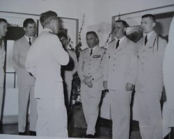 Ceux qui sont couverts de felicitations Ceux qui sont couverts de felicitations