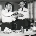 Remise du cadeau de départ Remise du cadeau de départ