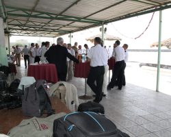 Pendant le repas de midi Pendant le repas de midi