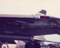 L'avion de Delecourt qui a pris des éclats L'avion de Delecourt qui a pris des éclats