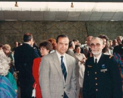 Patrick BAUDRY avec le père DERULE Patrick BAUDRY avec le père DERULE
