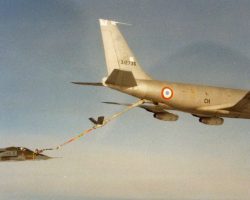 Le "Suisse" en train de ravitailler Le "Suisse" en train de ravitailler