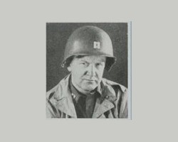 Capitaine John J Donahue
Médecin du bataillon Né à Cranston-Rhode-Island
Célèbre suite à l'inondation du mess Capitaine John J Donahue Médecin du bataillon Né à Cranston-Rhode-Island Célèbre suite à l'inondation du mess