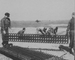 Il a fallu beaucoup de plaques pour construire la piste de TRAB