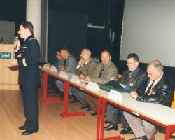 Amicale AG 97 ; le commandant de base et le bureau Amicale AG 97 ; le commandant de base et le bureau