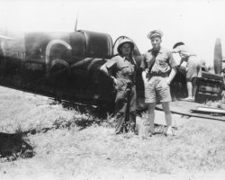 Le 15 juin 1941, Le Gloan (casquette) sort de justesse d'un combat qu'il engage contre des Gladiator et doit poser sur le ventre son nfidèle D.520 n°277 codé "6" qui termine ainsi sa carrière.