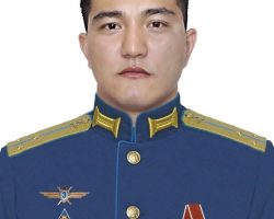 Le Lt Renat Mankichev, pilote du Mi-24P RF-95290 « 04 rouge » de la 17e BrAA russe.