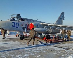 Le Su-25M1 « 30 bleu » qui a été abattu le 24 février 2022 près de Kherson.