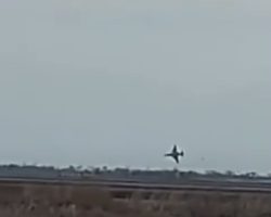 Les derniers instants du Su-25 « 30 bleu » de Chtcherbakov le 24 février 2022.