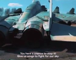 Tirées d’une vidéo destinées à lever des fonds à l’étranger en faveur de l’aviation ukrainienne « qui a perdu des centaines d’avions de combat », ce qui est vraisemblable-ment très exagéré, ces trois vues montrent les MiG-29 de la 114e BrTA détruits au sol à Ivano-Frankivsk dans la nuit du 26 au 27 février 2022.