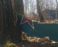 Deux vues des restes du Su-34 RF-81259 « 05 rouge ». 1