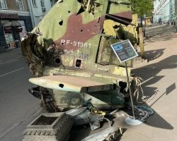 La queue du RF-91961 exposée début mai 2022 devant le Musée national d’histoire militaire d’Ukraine à Kiev.