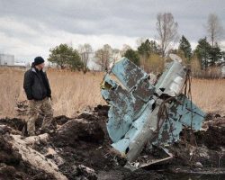 La queue du Su-25SM « 04 » du 18e GvChAP, un des trois Su-25 russes revendiqués par la DCA ukrainienne le 4 mars 2022.