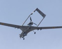 Un drone Bayraktar TB2 de la 10e brigade de la Marine ukrainienne (10e MABr) en vol.