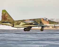 Le Su-25SM russe RF-91969 « 10 rouge »...