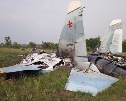 L’épave du Su-30SM « 60 rouge » du 14e GvIAP, tombée près du village de Mala Komytchouvakha. - 1