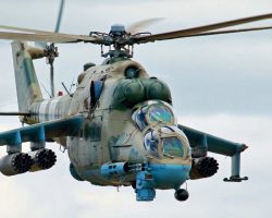 Image impressionnante d’un Mi-24PU1 de la 11e OBrAA ukrainienne en vol en 2017.