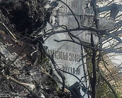 Les restes du Su-30SM RF-81773 « 62 rouge » abattu dans la région de Kharkiv le 15 mars 2022. - 1