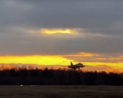 Un Su-25 russe au décollage pour une mission nocturne dans la soirée du 16 mars 2022.