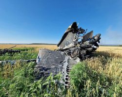 Deux clichés du Su-24 de la 7e BrTA abattu le 22 mars 2022 près d’Izioum. - 1