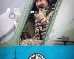 Vitaly Pleka est un des pilotes de la 16e OBrAA qui a réussi un aller-retour vers Marioupol, probablement le 27 mars 2022. Le Mi-8 MTV-2 à bord duquel il a été photo-graphié en 2023 porte l’insigne de sa brigade, « Mad Ducks Cavalry », en hommage à la cavalerie aéromobile américaine. Pleka est décédé le 18 mars 2024, son Mi-24 ayant été abattu la veille dans l’oblast de Soumy par un MANPADS 9K333 Verba.