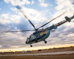 Un Mi-8MT ukrainien effectuant une évacuation.
