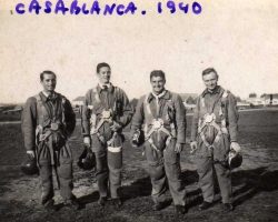 Au retour d’un vol sur Dewoitine 520 à Casablanca en 1940 Au retour d’un vol sur Dewoitine 520 à Casablanca en 1940